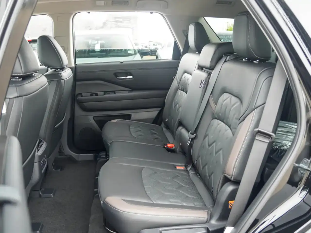Nissan Pathfinder photo Nissan Pathfinder