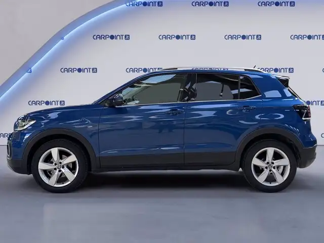 Volkswagen T-Cross view 3