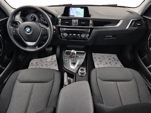 BMW 1 Series view 7