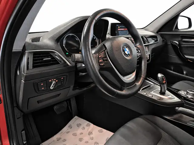 BMW 1 Series view 11