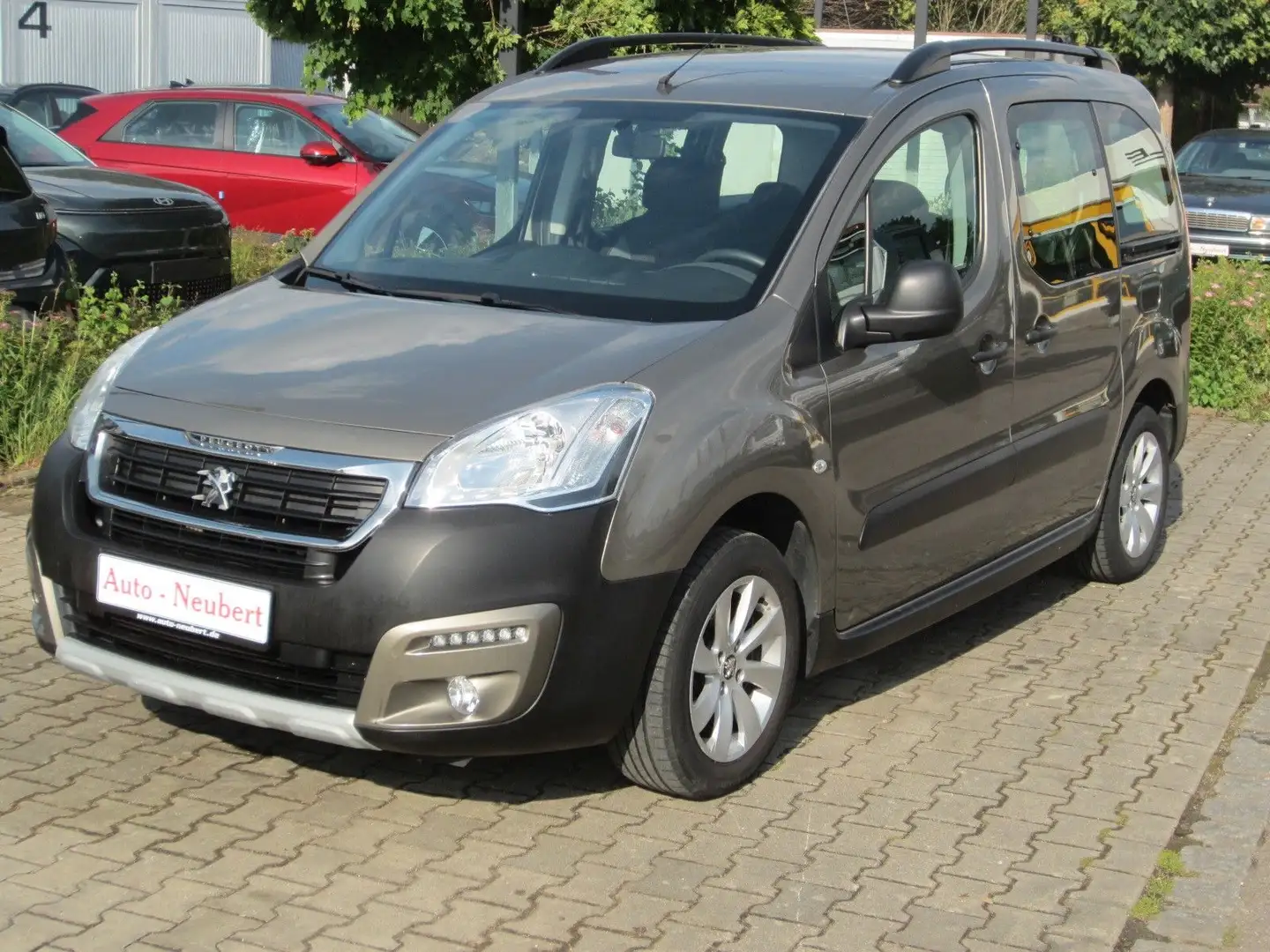 Peugeot Partner Active BlueHDi 100 S/S Grau - 2
