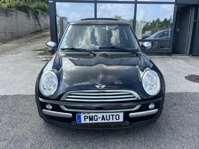 Mini Cooper Cooper view 3