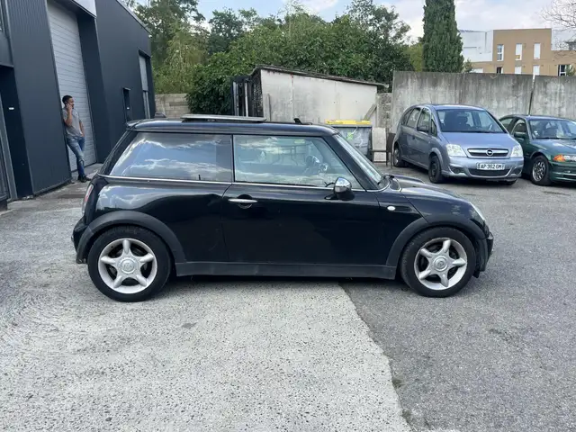 Mini Cooper Cooper view 5