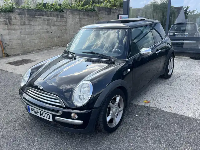Mini Cooper Cooper view 2