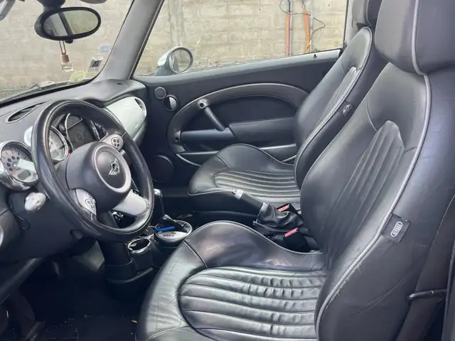 Mini Cooper Cooper view 9