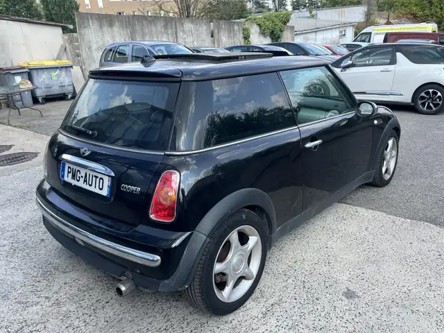Mini Cooper Cooper view 6