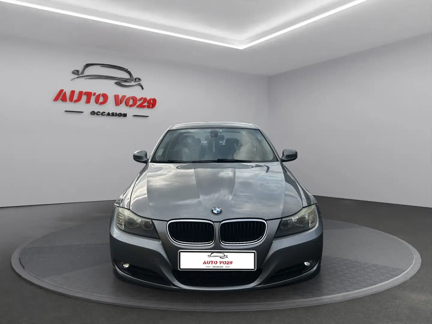 BMW 320 320 xd (E90) 177CH LUXE Grau - 2