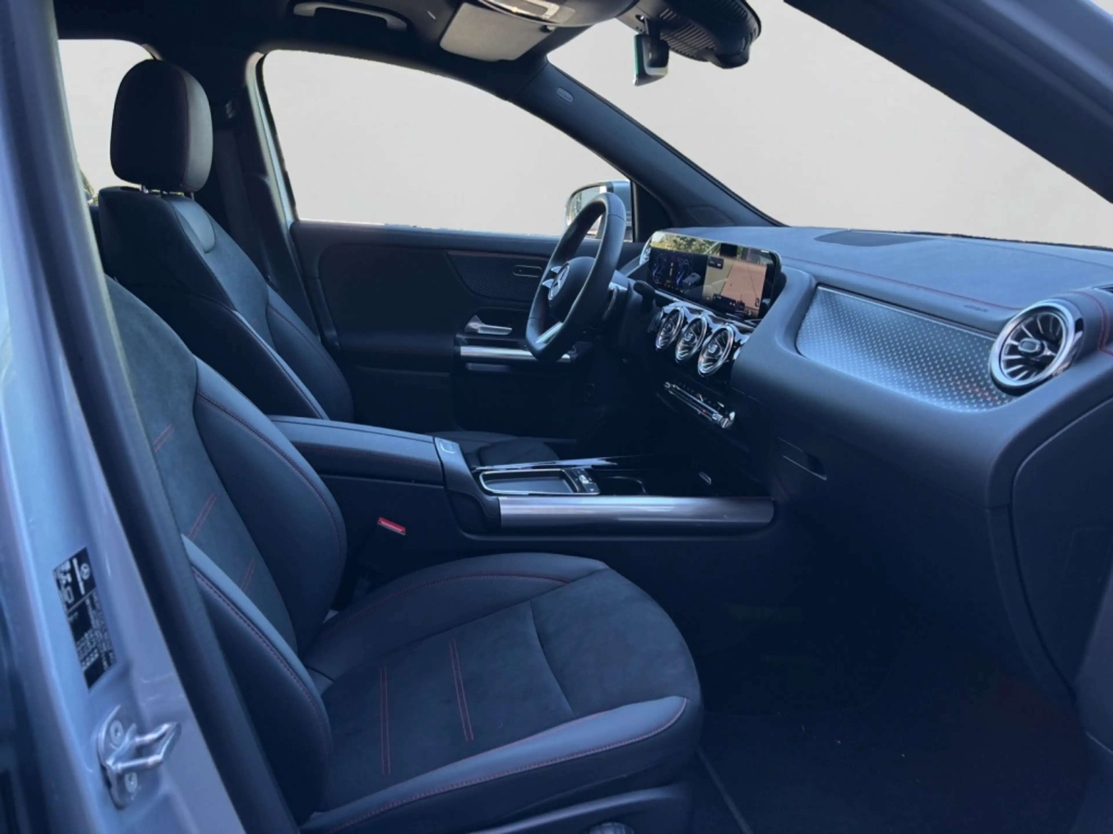 Mercedes-Benz EQA 250 + AMG|AMBIENTE|MBUX|SHZ|360°|KAM|LED|SHZ — photo 13