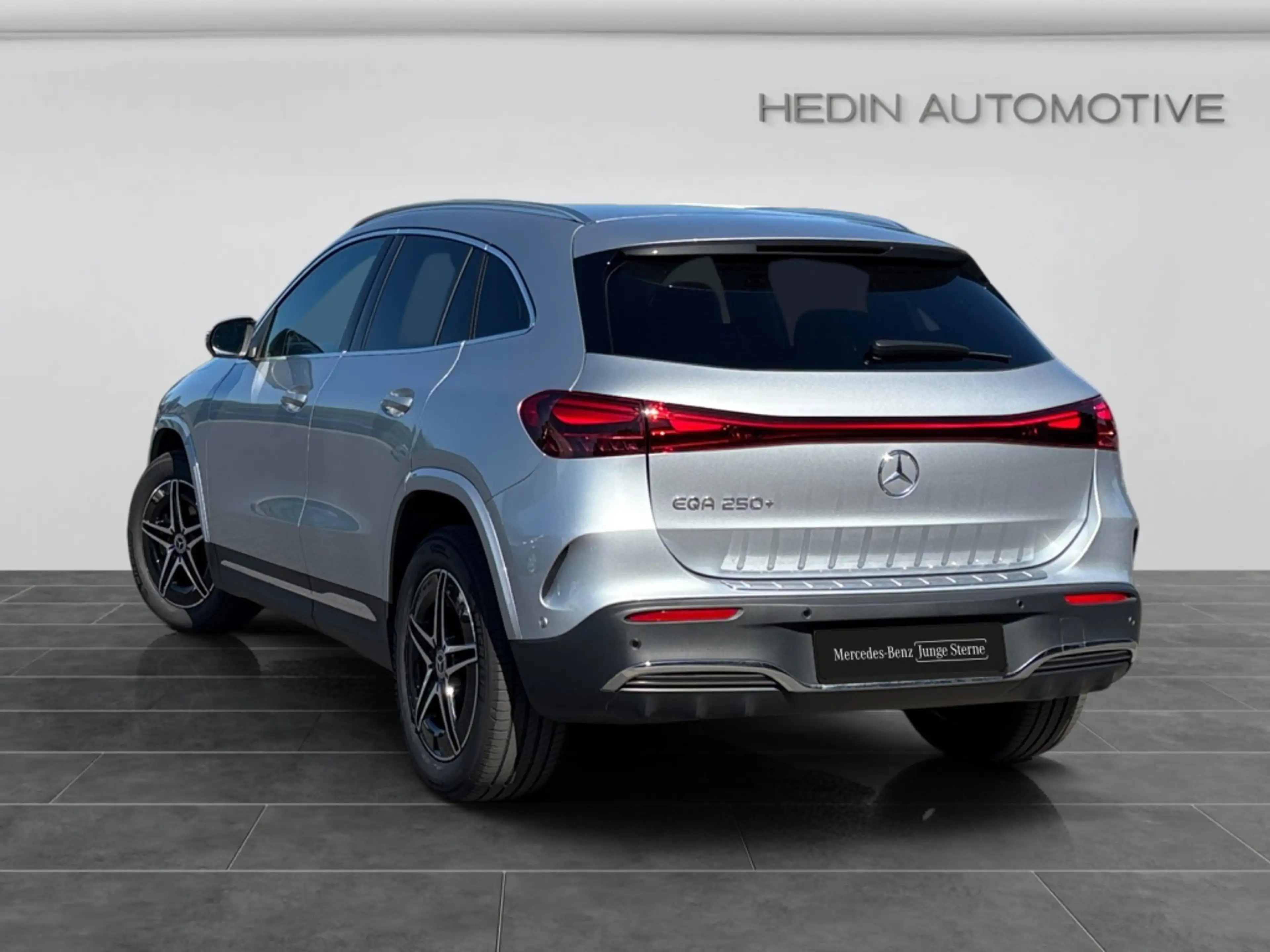 Mercedes-Benz EQA 250 + AMG|AMBIENTE|MBUX|SHZ|360°|KAM|LED|SHZ — photo 4
