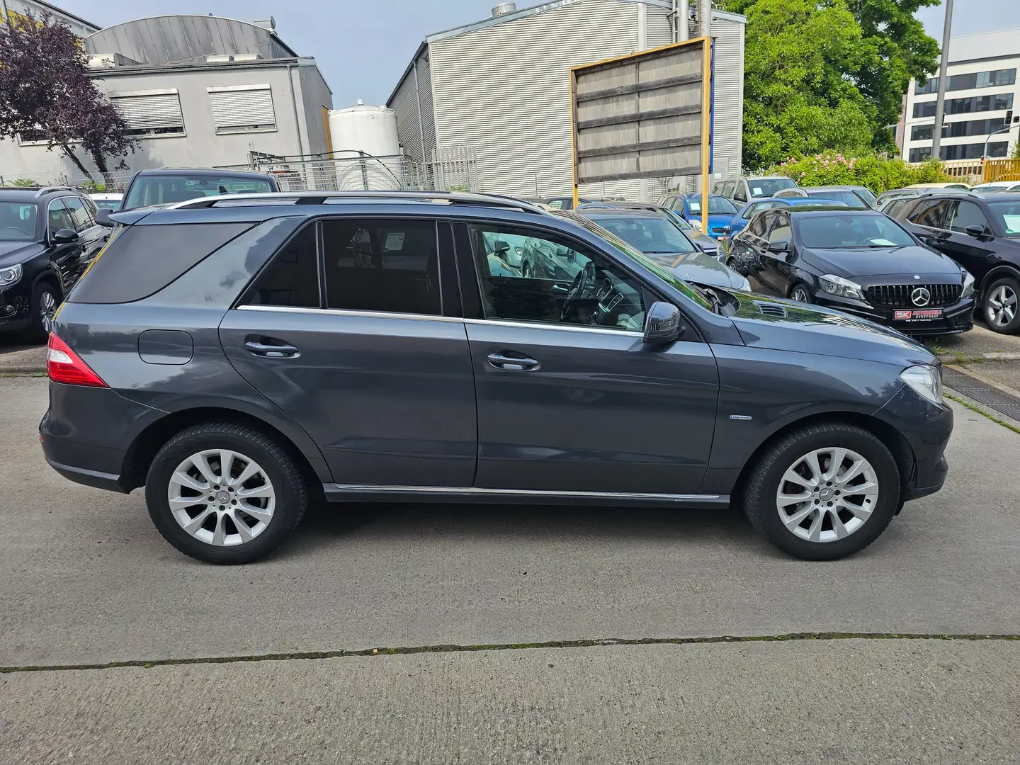 Mercedes-Benz ML 350 ML 350 CDI BlueTec (166.024) Grau - 1