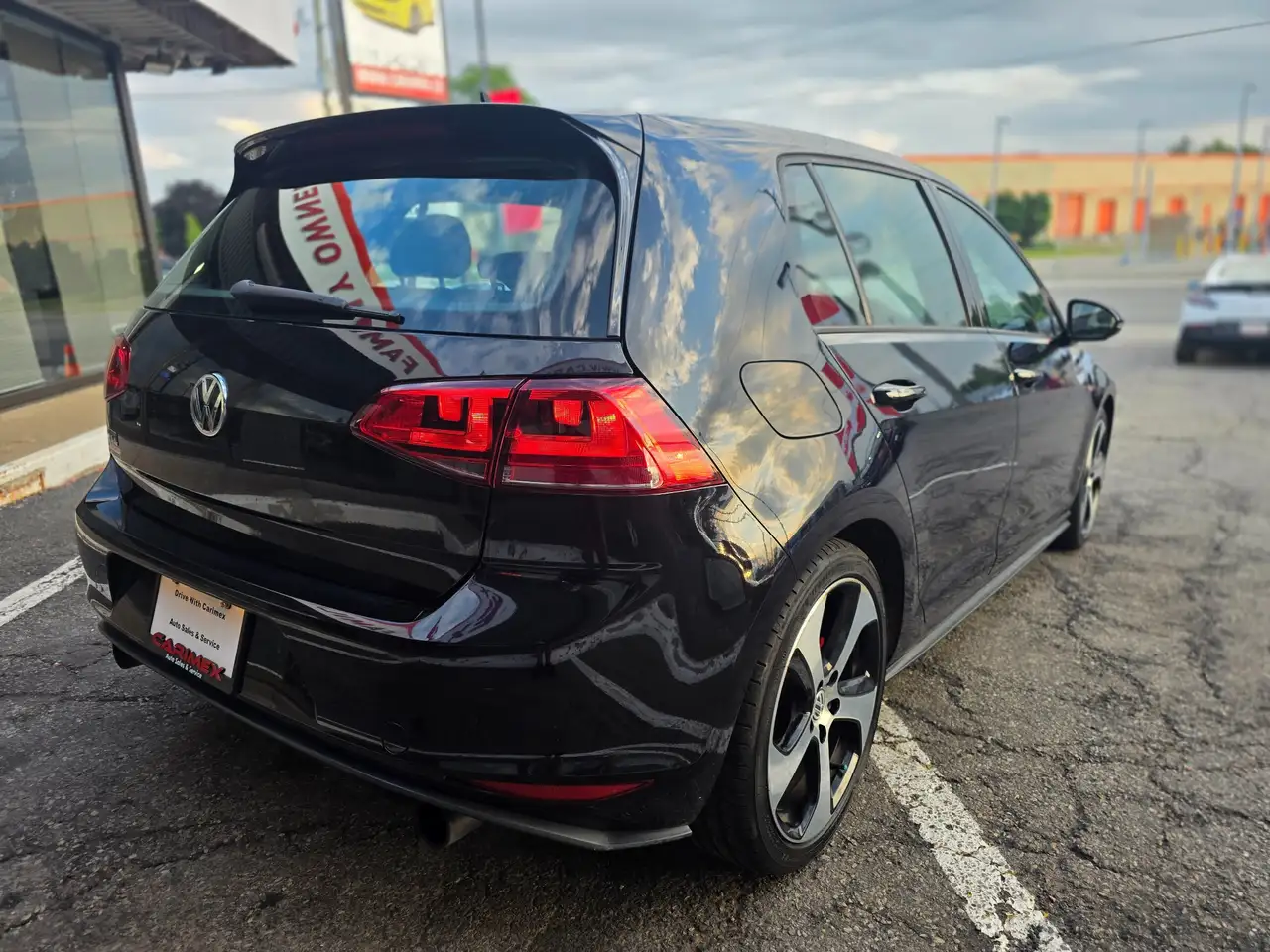 Volkswagen Golf GTI photo Volkswagen Golf GTI