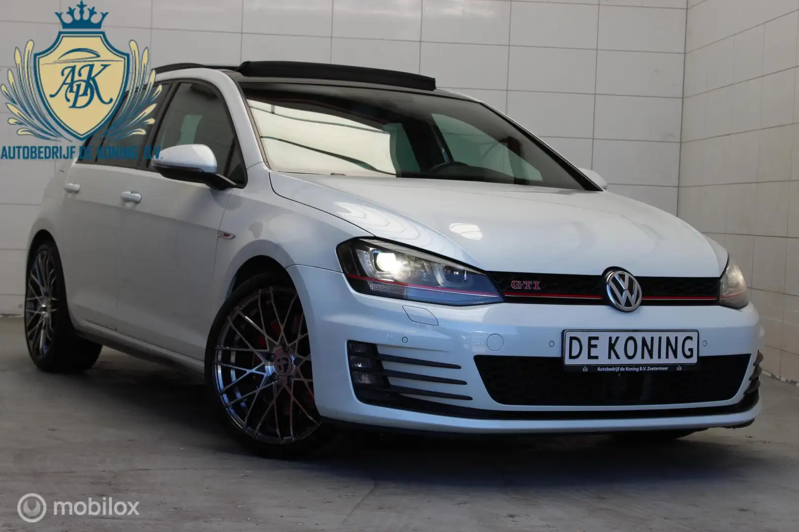 Volkswagen Golf GTI 2.0 TSI Performance I PANO I LED Wit - 2