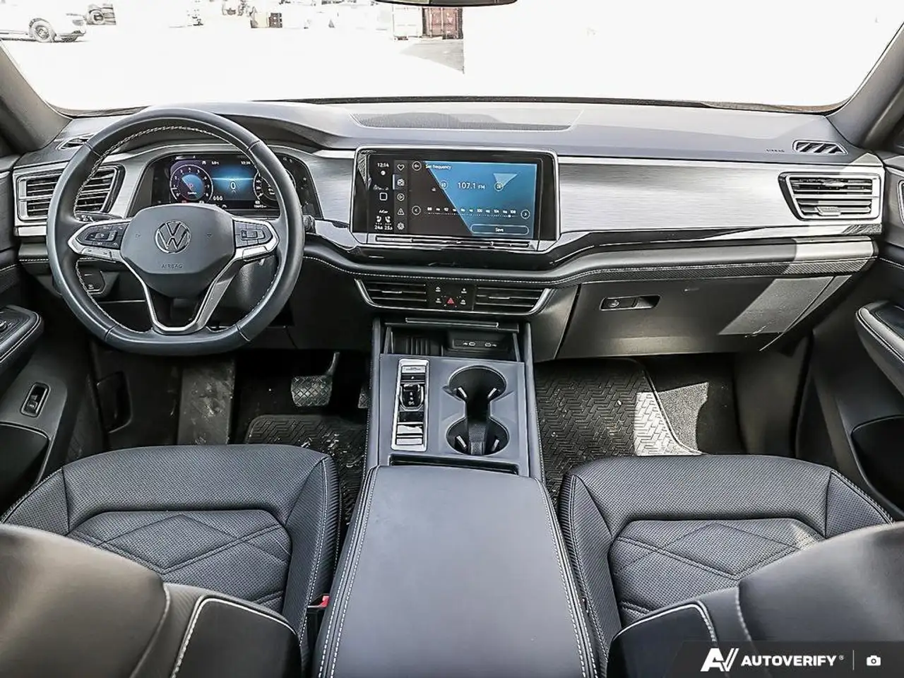 Volkswagen Atlas снимка Volkswagen Atlas
