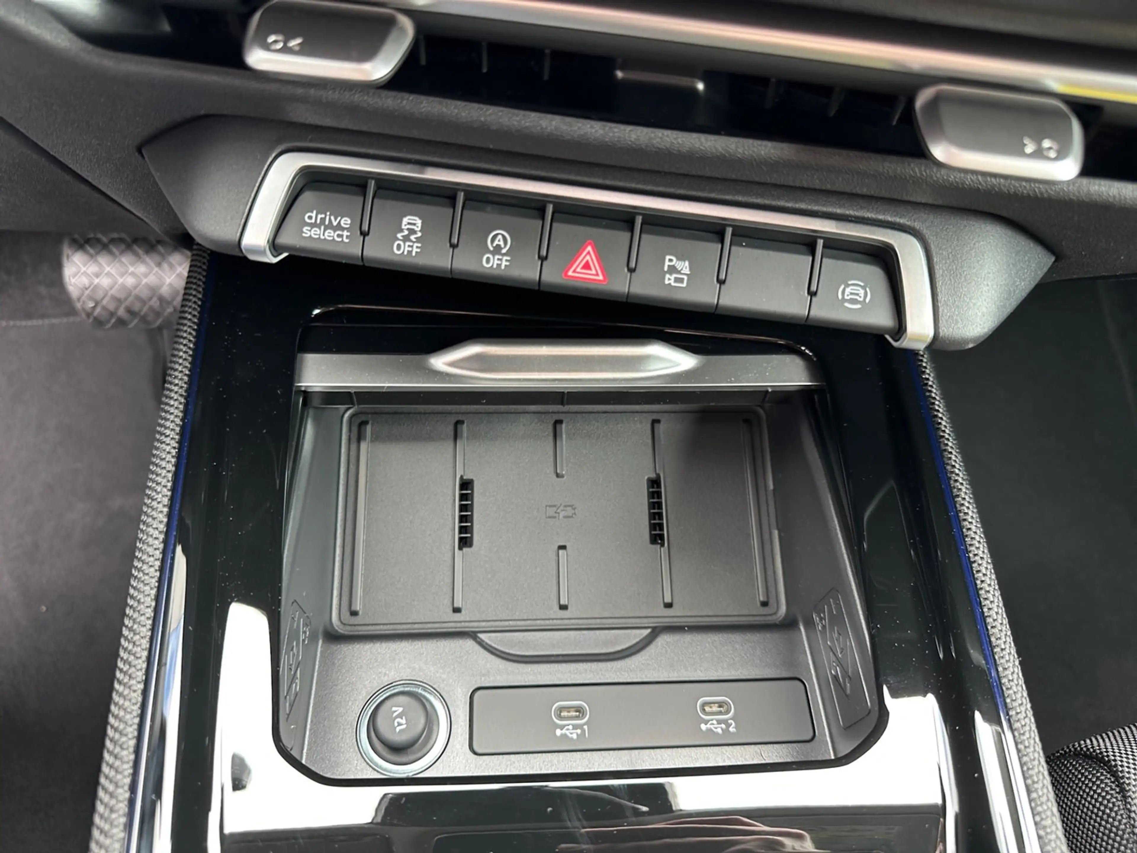 Audi Q3 TFSI quattro 150 kW  intense — photo 17