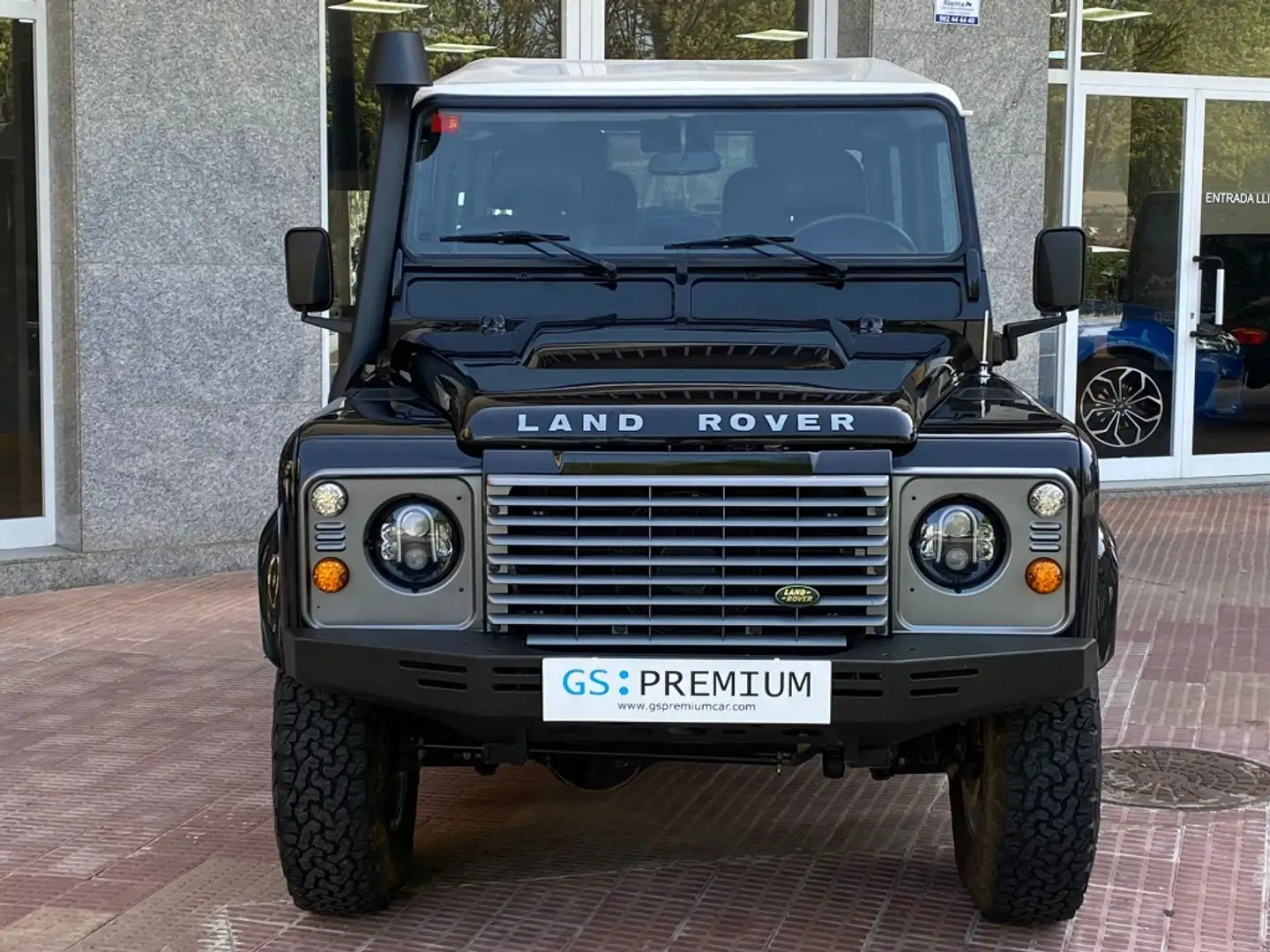 Land Rover Defender 90 SW S Noir - 2