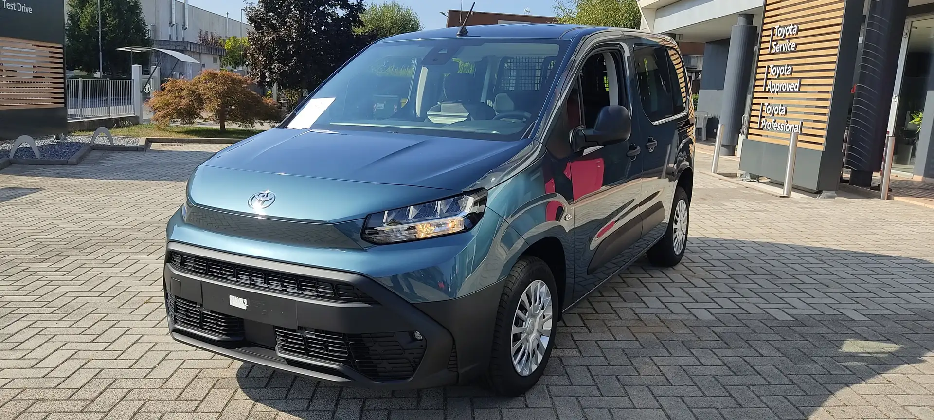 Toyota Proace City Verso Combi N1 1.5 D 100CV MT Lounge Blu/Azzurro - 2