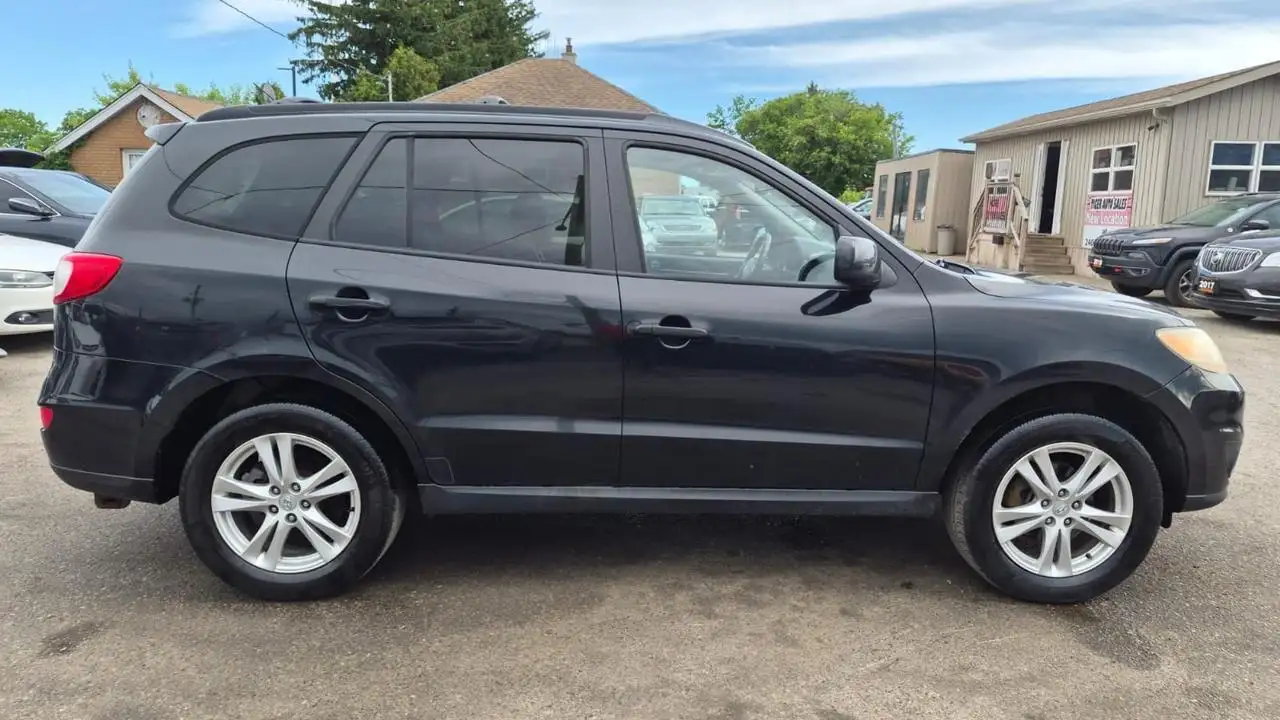 Hyundai SANTA FE photo Hyundai SANTA FE