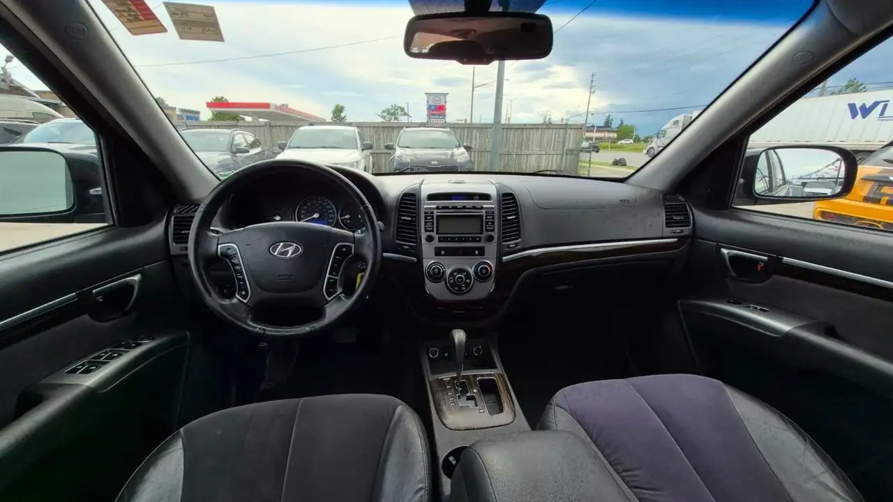 Hyundai SANTA FE photo Hyundai SANTA FE