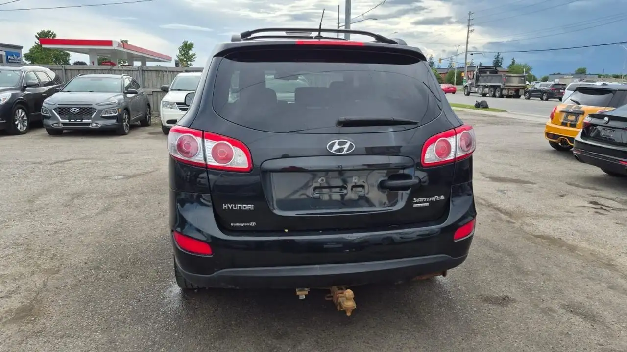 Hyundai SANTA FE photo Hyundai SANTA FE