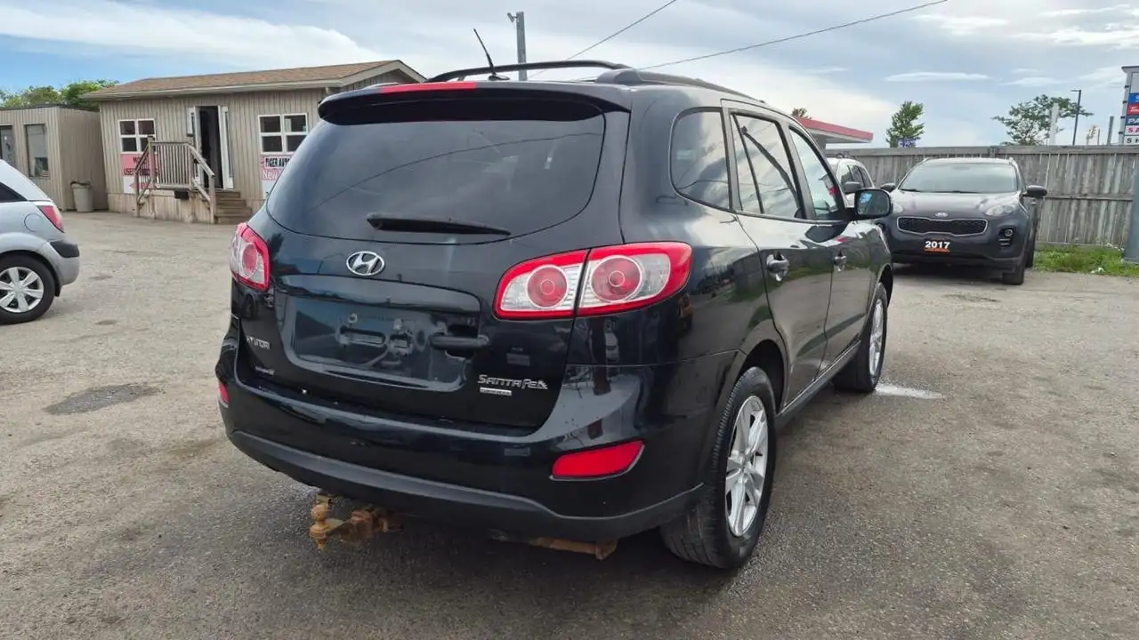 Hyundai SANTA FE photo Hyundai SANTA FE
