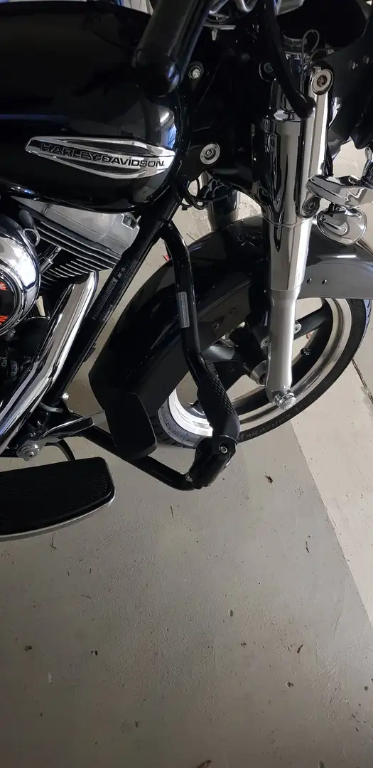 Harley-Davidson Dyna Switchback FLD  103 Twin Cam 5HD Negro - 2