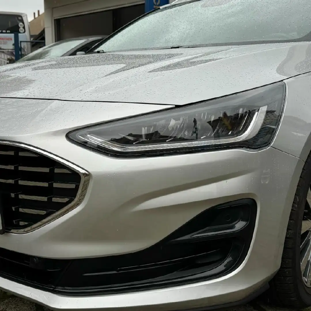 Ford Focus Titanium X Silber - 2
