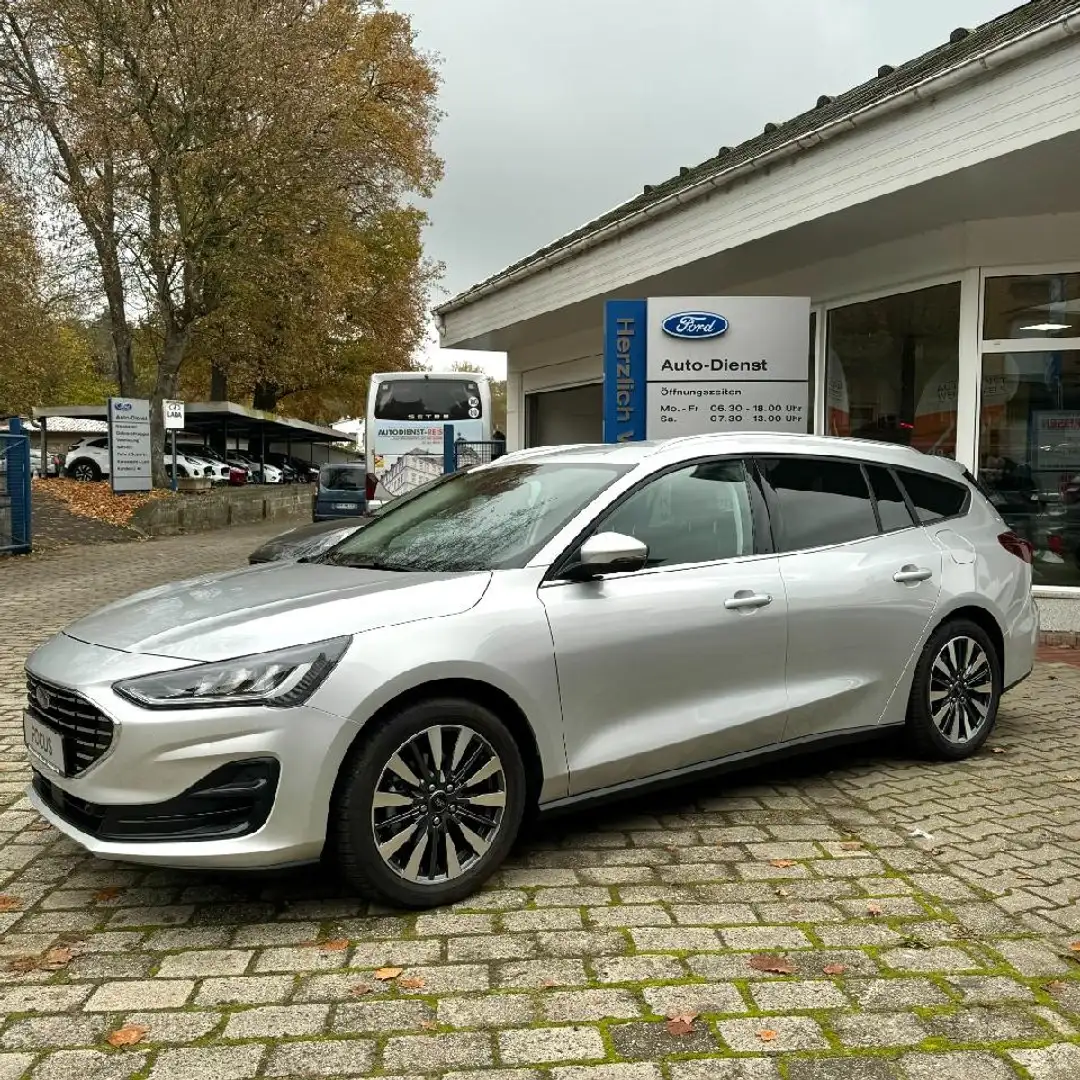 Ford Focus Titanium X Silber - 1