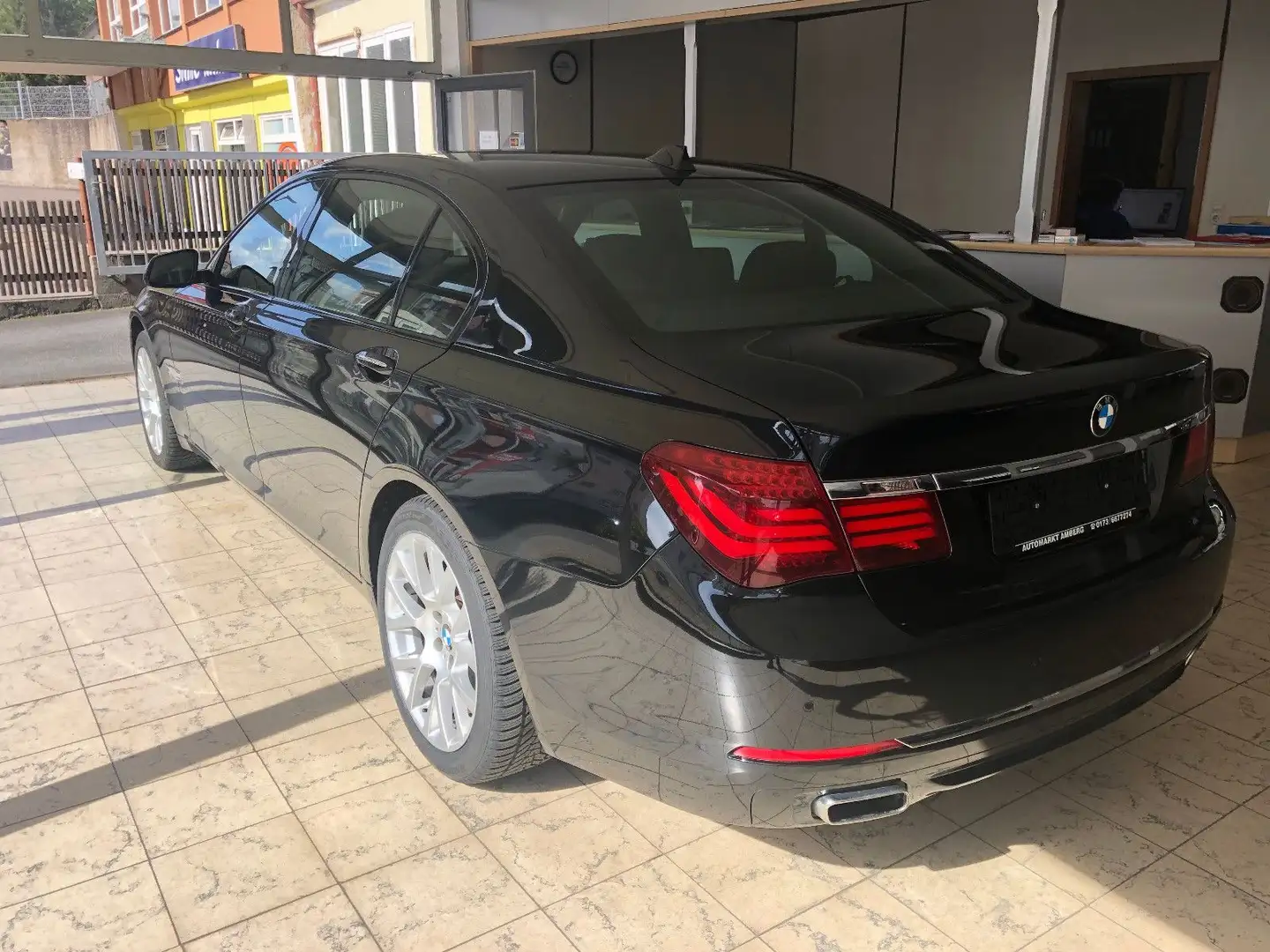 BMW 750 Ld xDrive*BI-XEN*HEAD-UP*NAVI-PROF*SOFTCLOSE* Negro - 2