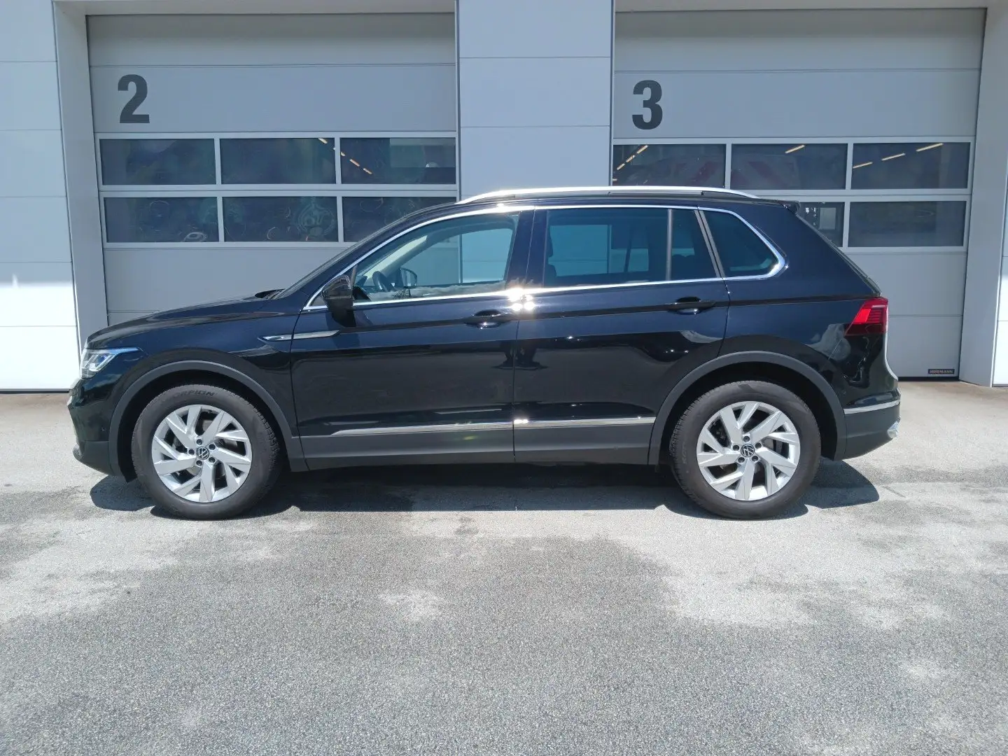 Volkswagen Tiguan Elegance Schwarz - 2