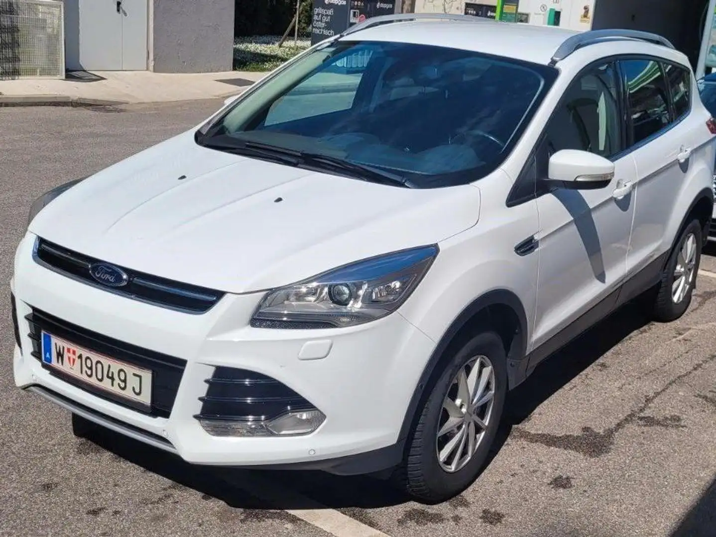 Ford Kuga Kuga 2,0 TDCi 4x4 Titanium PowerShift 150 PS Weiß - 2