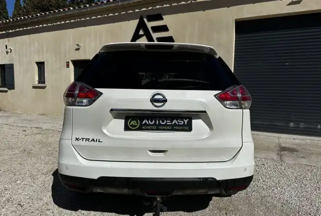 Nissan X-Trail view 4