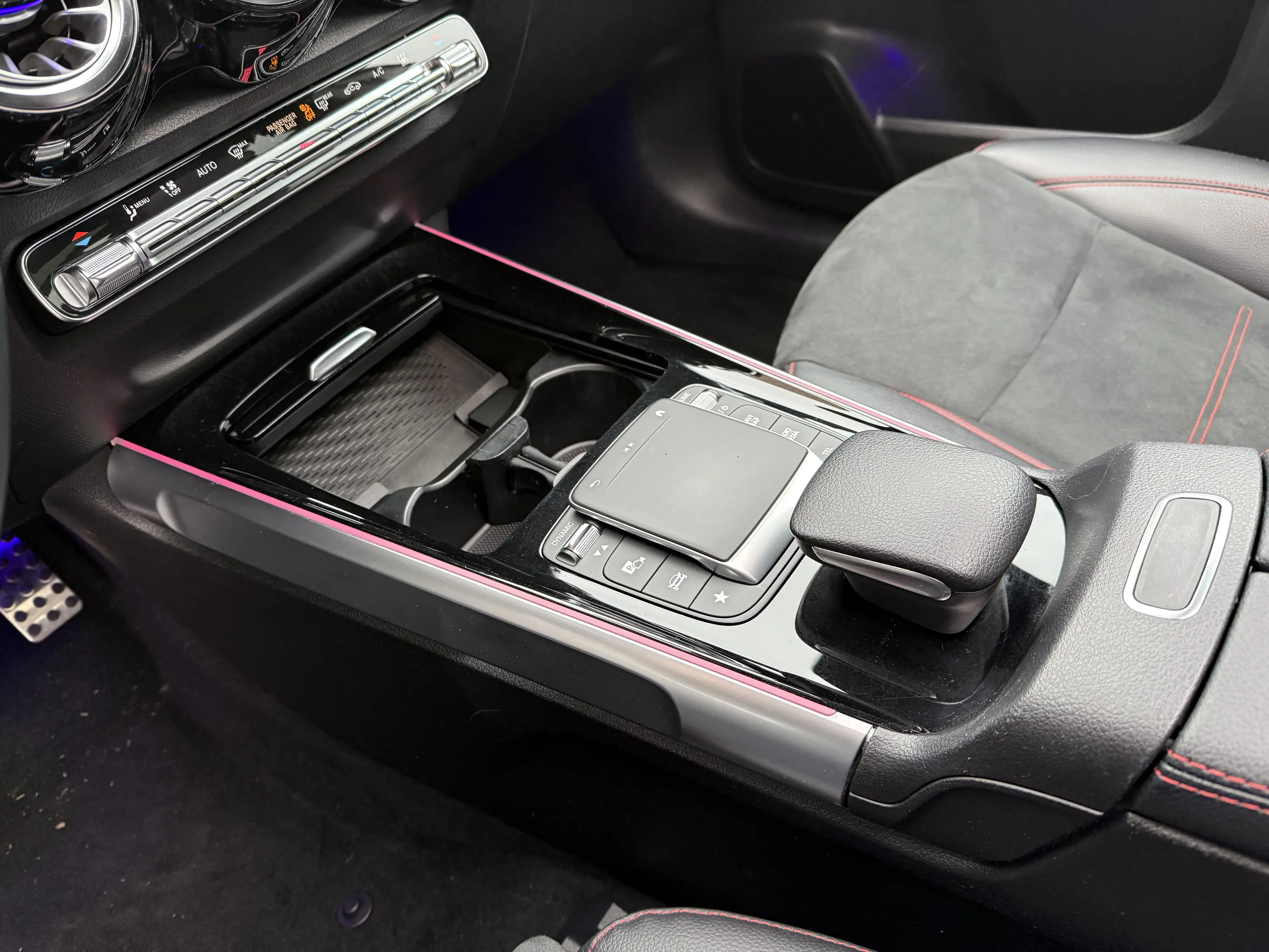 Mercedes-Benz EQB 300 4x4 7pl. 66.5 kWh AMG PACK INT/EXT NIGHT ÉDITION — photo 15