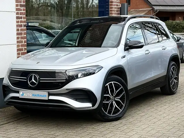 Mercedes-Benz EQB 300 4x4 7pl. 66.5 kWh AMG PACK INT/EXT NIGHT ÉDITION