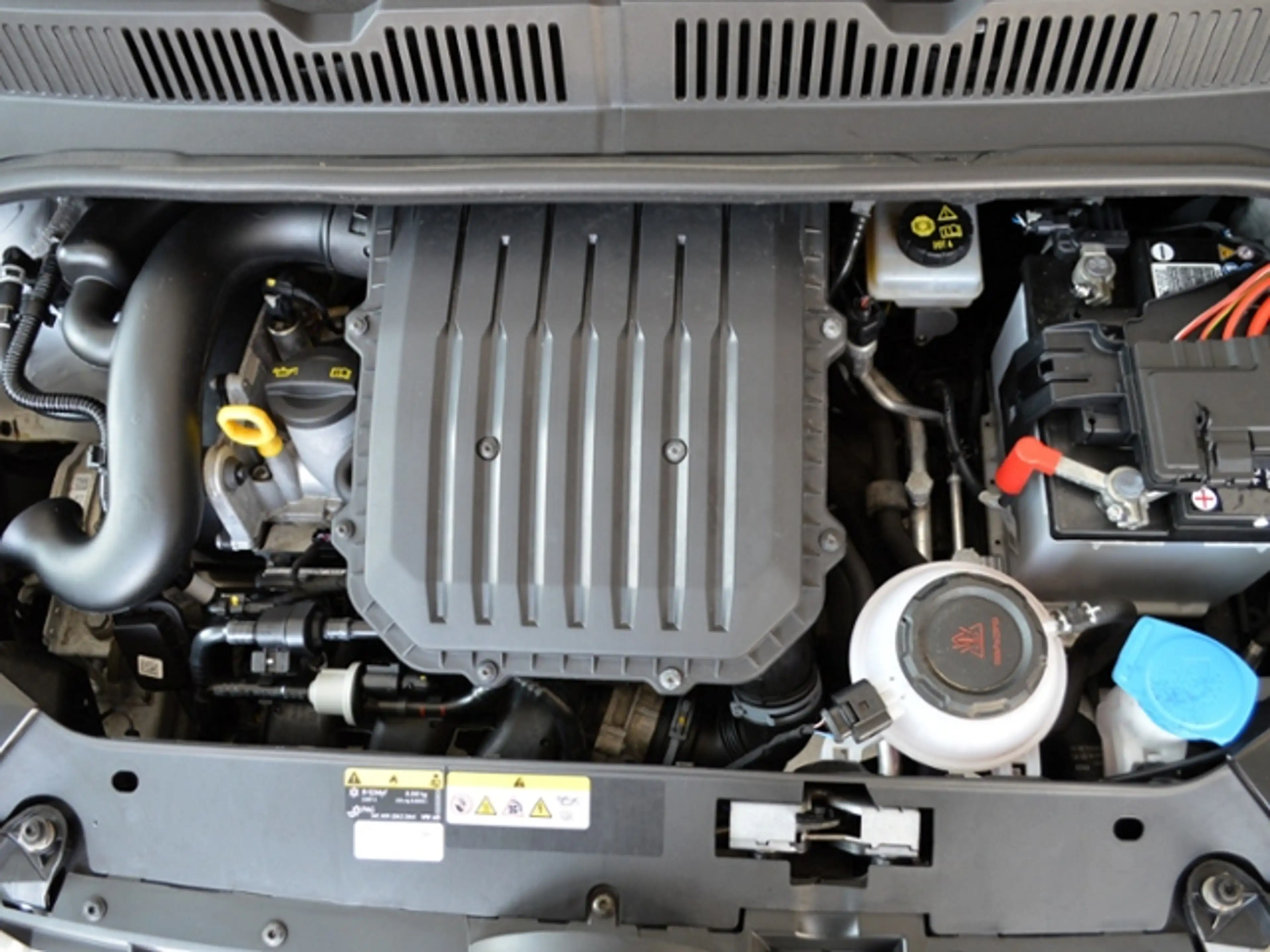 Volkswagen up! 1,0 Move KLIMA M+M DOCK — photo 10