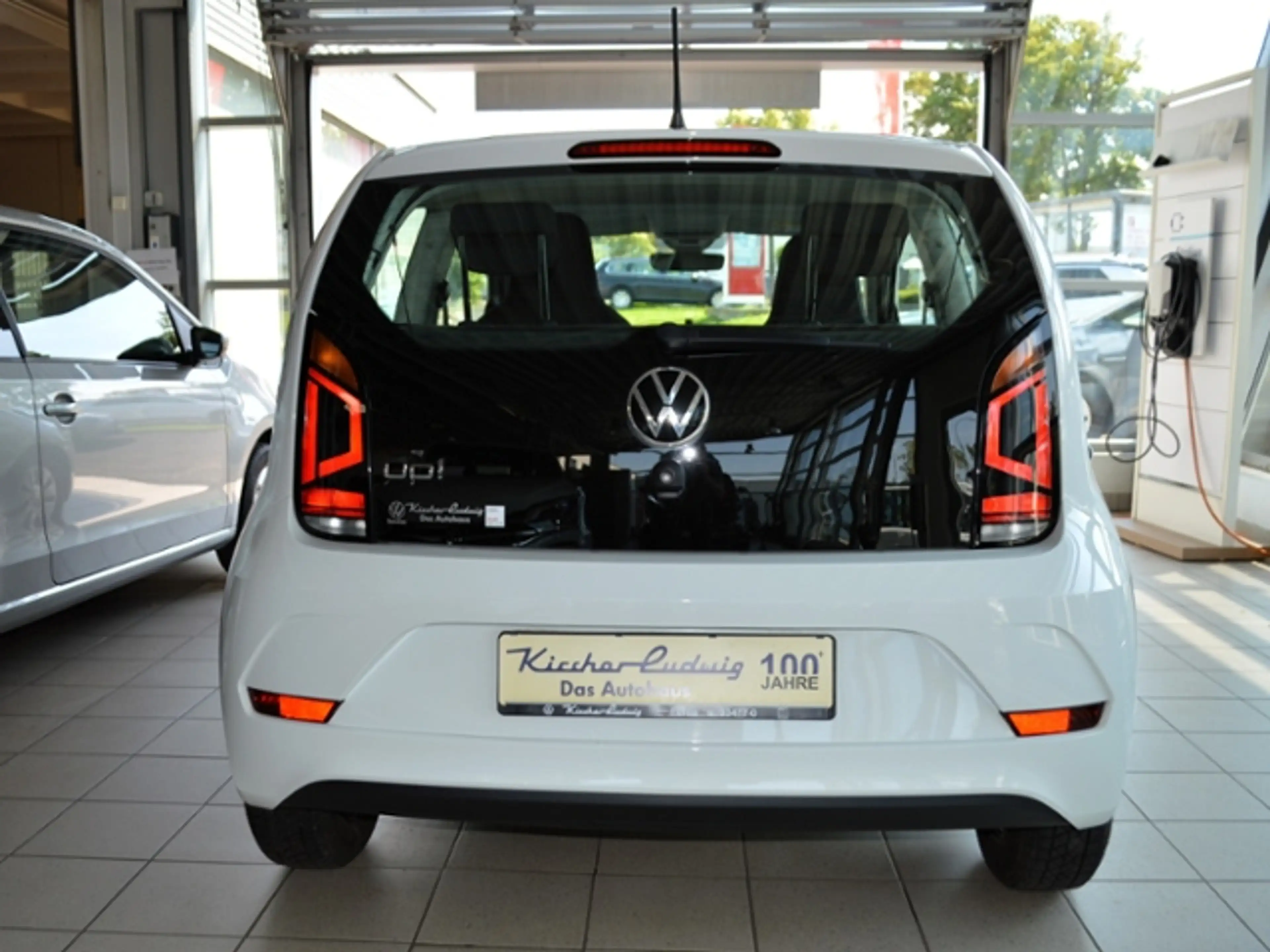 Volkswagen up! 1,0 Move KLIMA M+M DOCK — photo 5