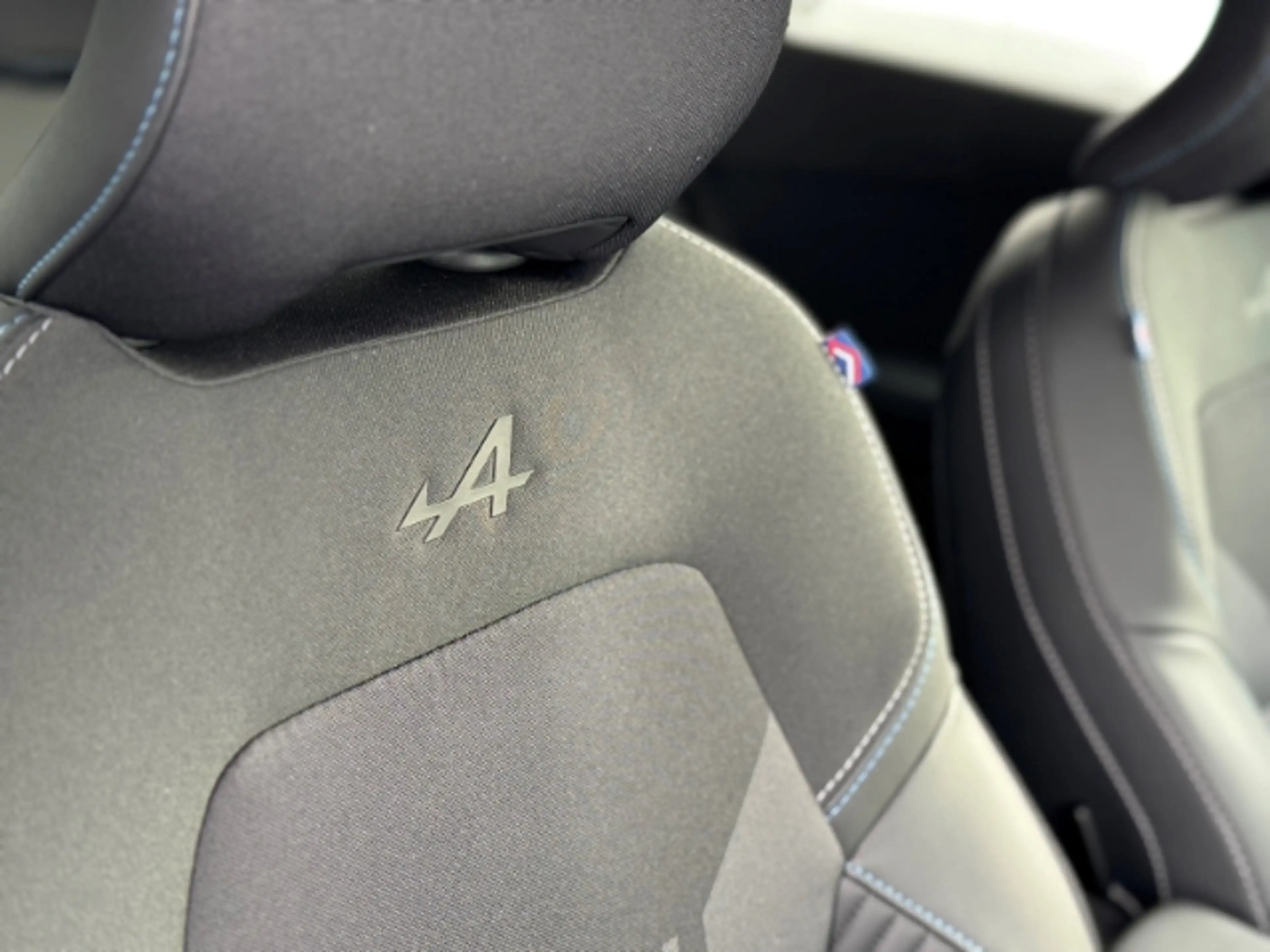 Renault Captur 160 E-Tech Full Hybrid Esprit Alpine 1.8 EU6e — photo 13