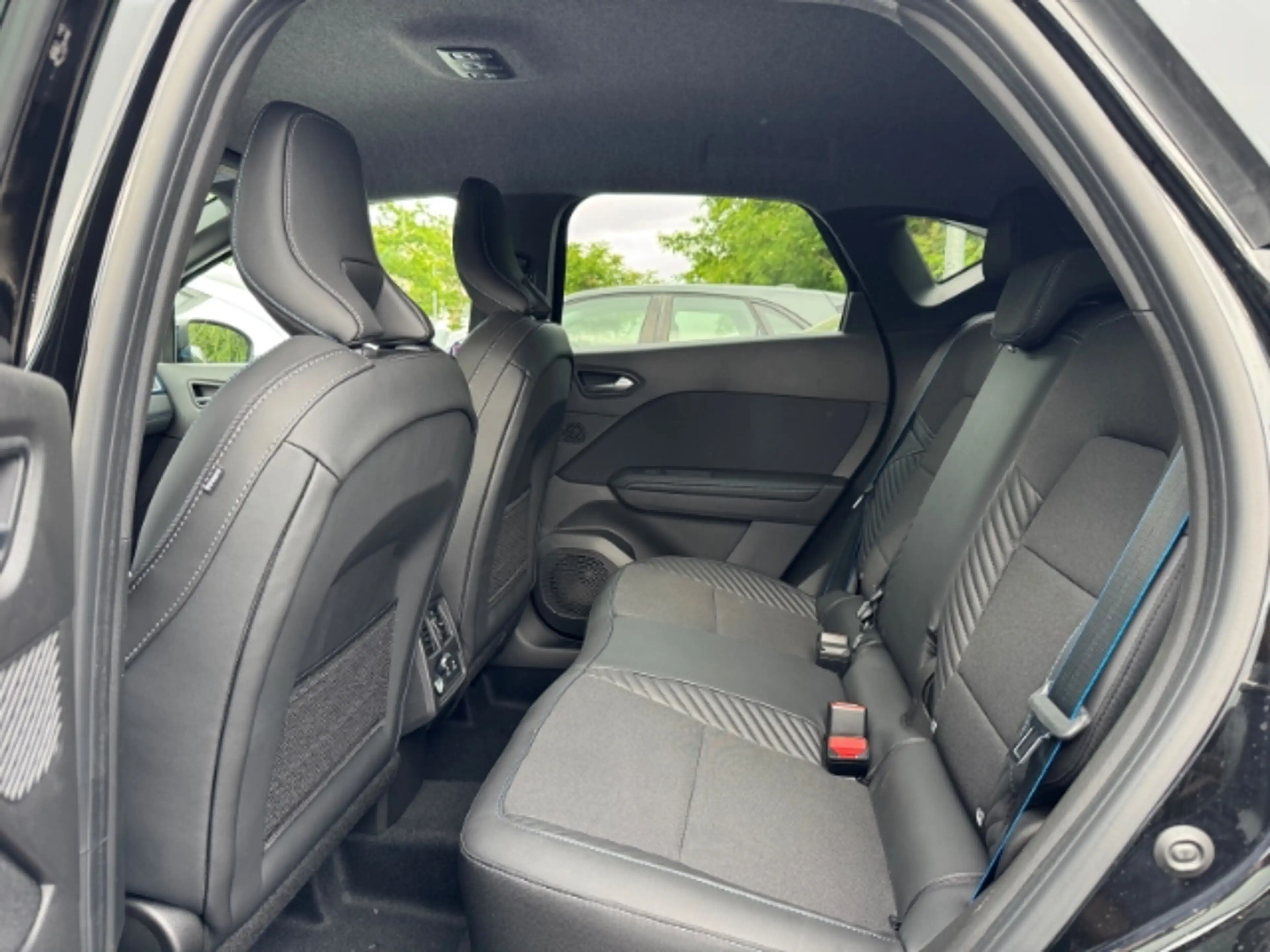Renault Captur 160 E-Tech Full Hybrid Esprit Alpine 1.8 EU6e — photo 15