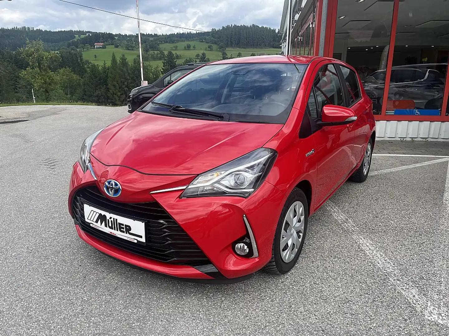 Toyota Yaris 1,5 VVT-i Hybrid Active Rot - 1