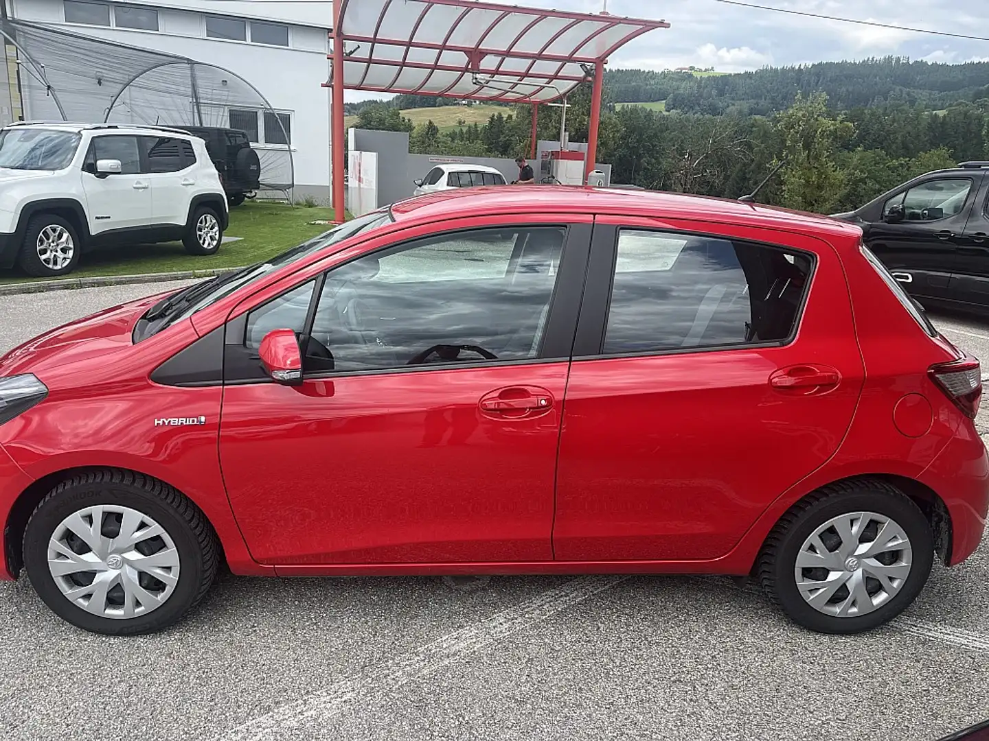 Toyota Yaris 1,5 VVT-i Hybrid Active Rot - 2