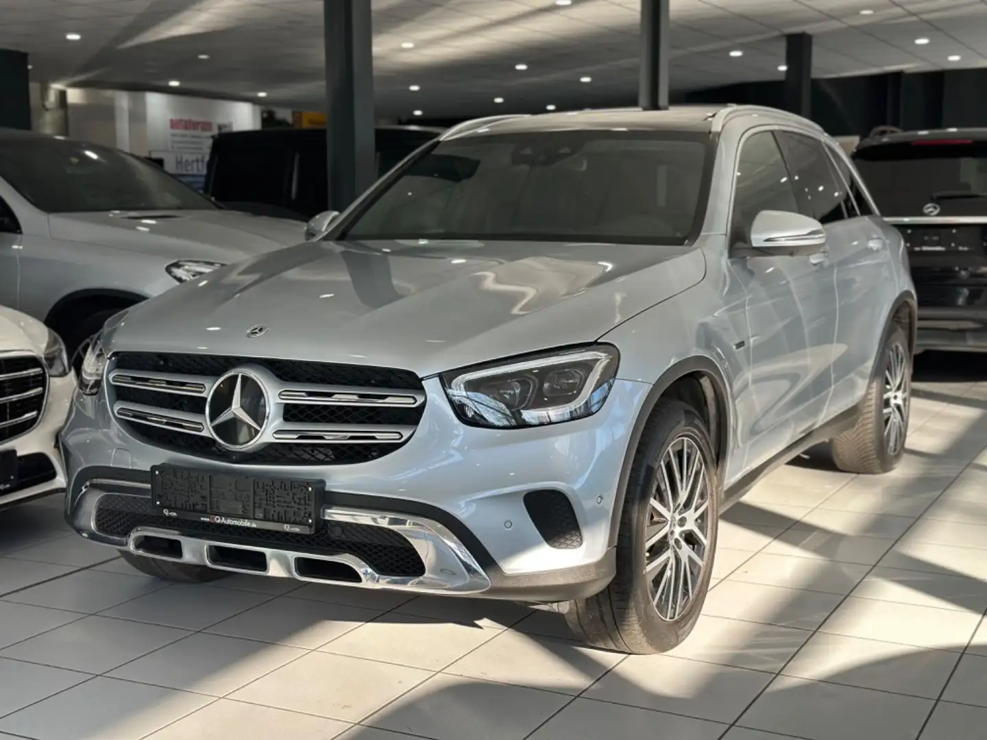 Mercedes-Benz GLC 300 de 4Matic*PANO*360°*BURM*MBEAM*AHK*KEYLE Plateado - 1