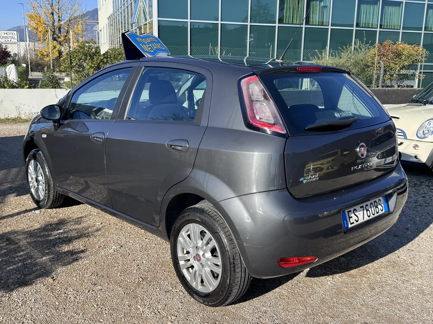 Fiat Punto Street 1.4 Benzina metano 2013 127.000km Grau - 2