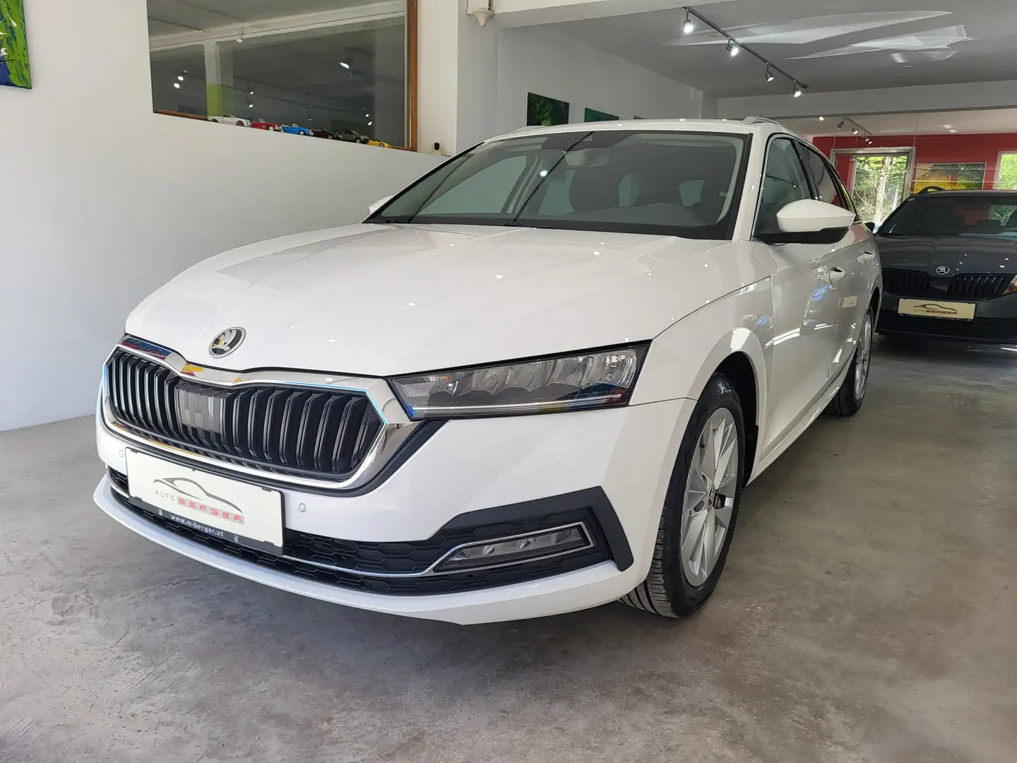 Skoda Octavia Octavia Combi 2,0 TDI Style *3 Jahre Garantie Weiß - 1