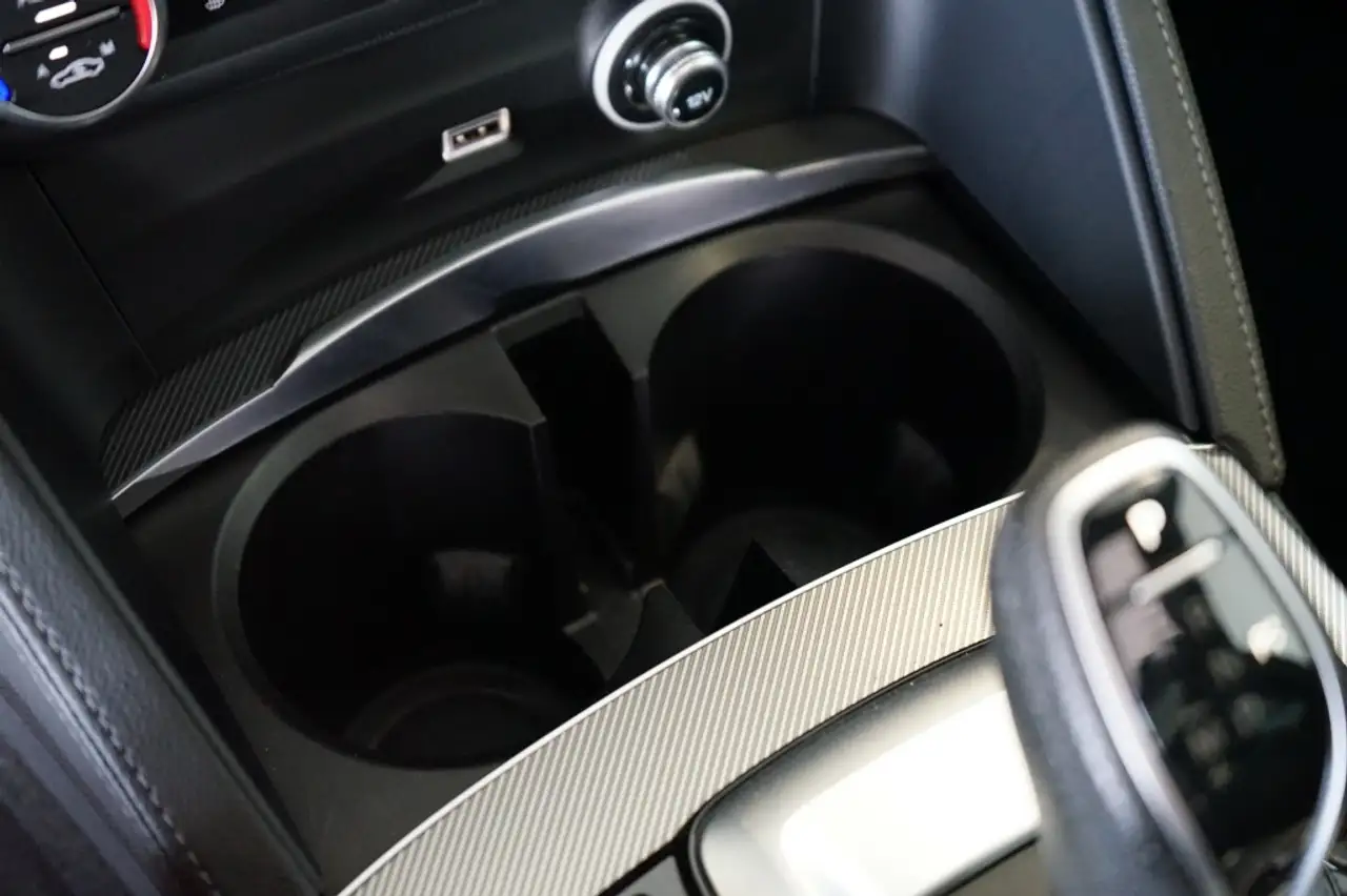 Alfa Romeo Stelvio 2021 — фото 19