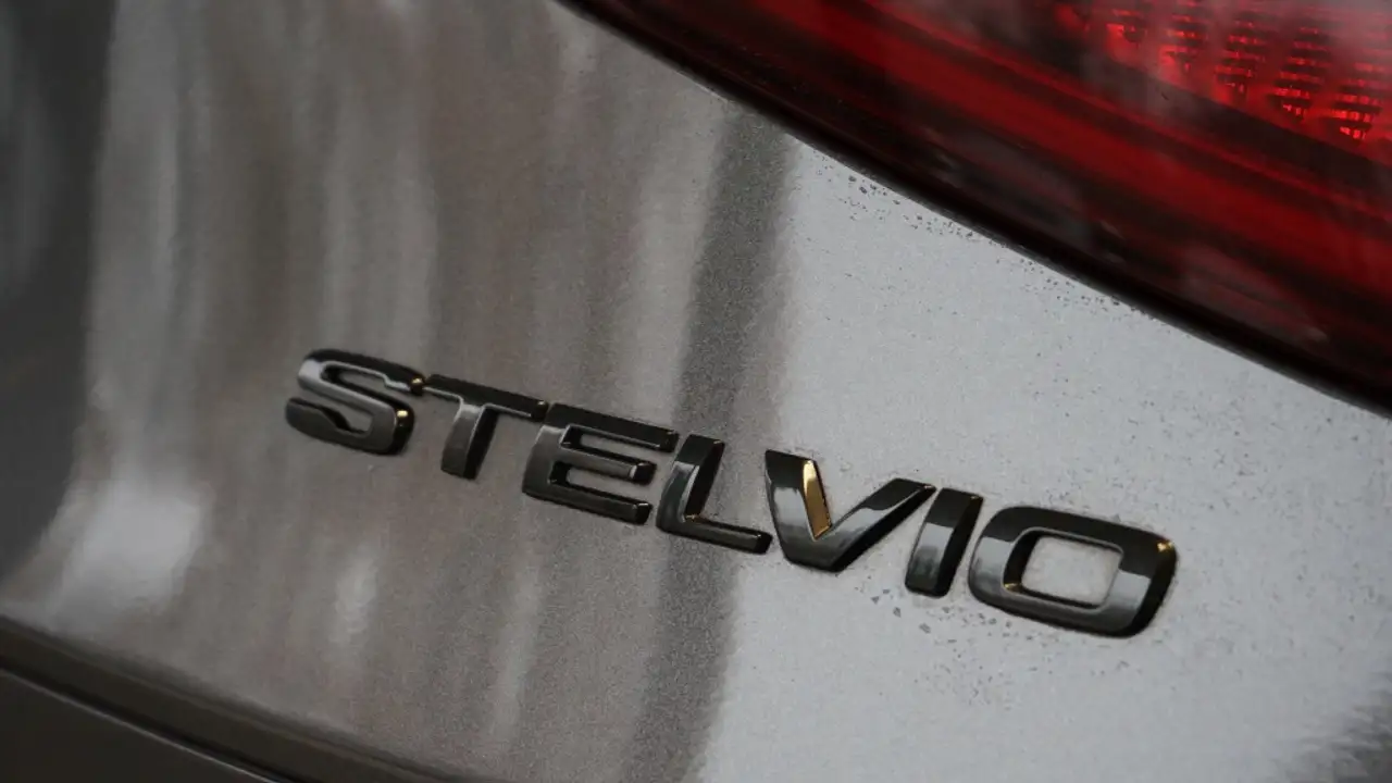 Alfa Romeo Stelvio 2021 — фото 10