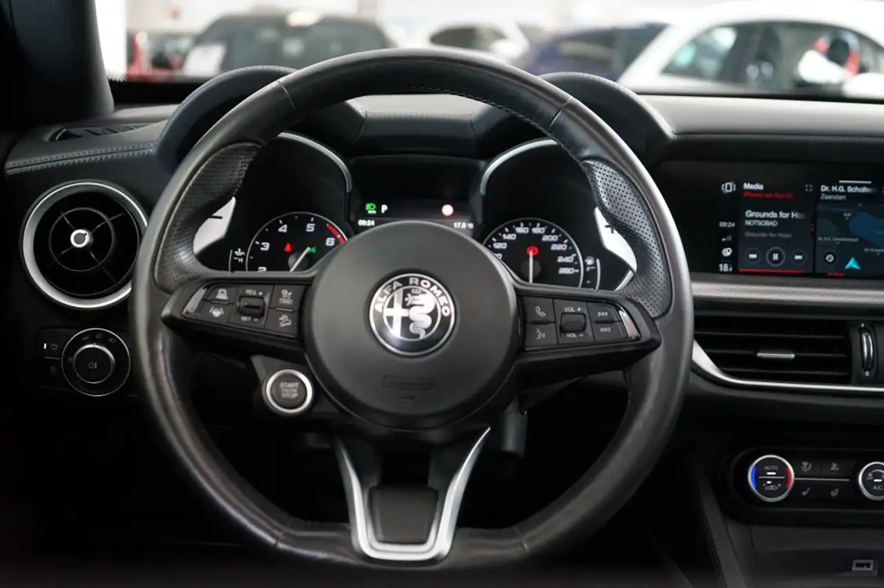 Alfa Romeo Stelvio 2021 — фото 17