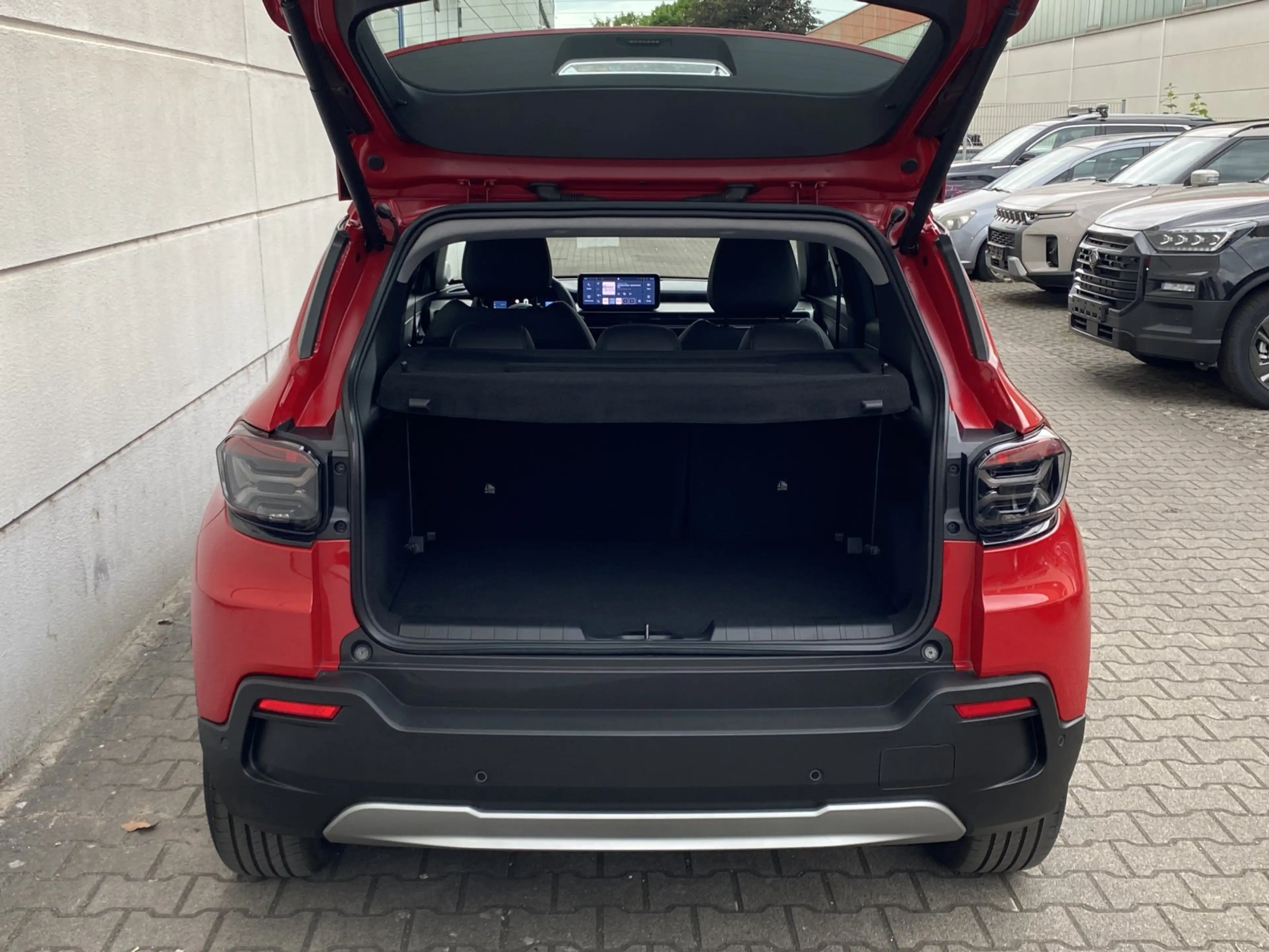 Jeep Avenger Elektro Altitude 54 kWh ACC Shz Tmat Alu17 CarPlay — photo 10