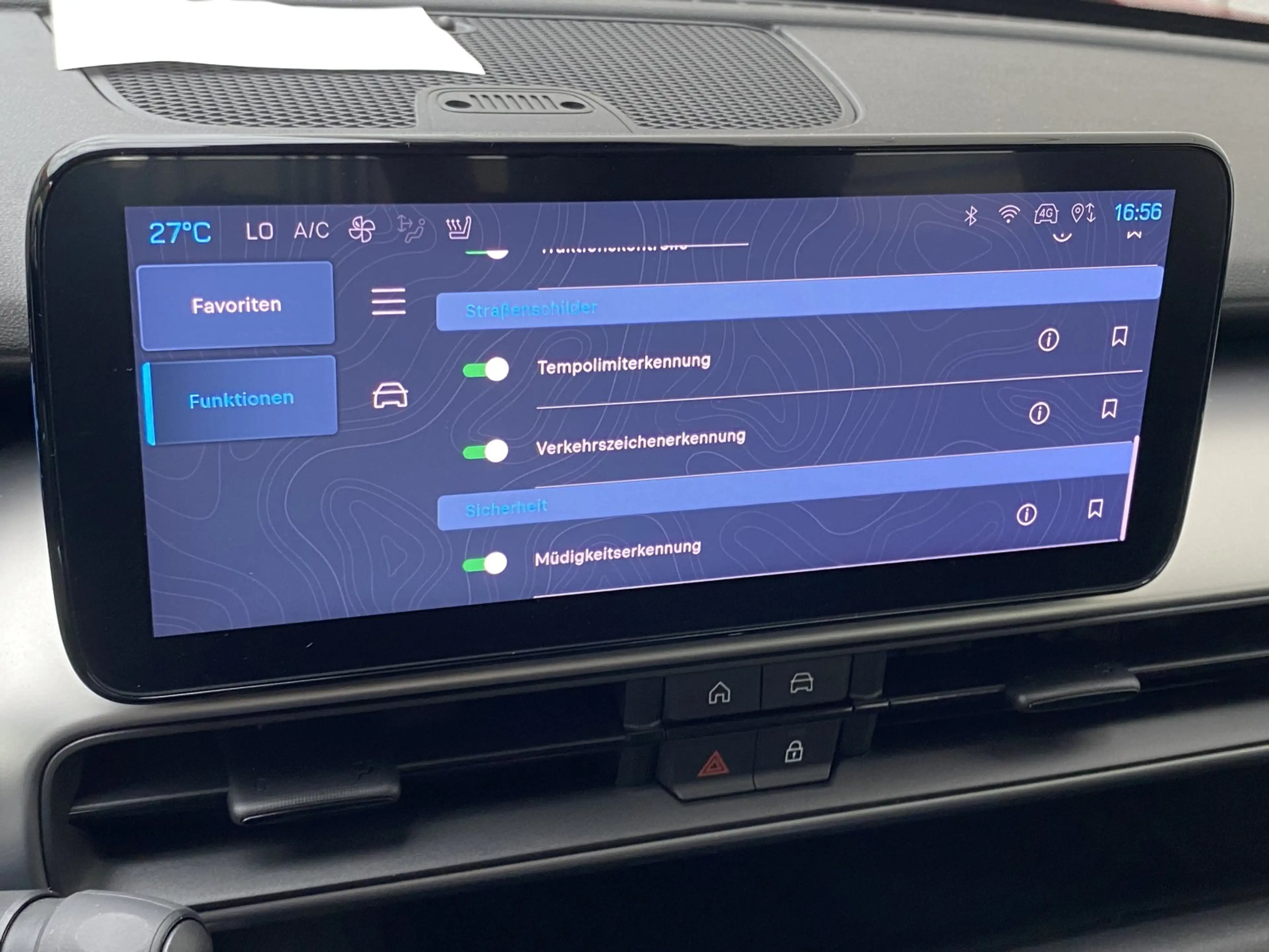 Jeep Avenger Elektro Altitude 54 kWh ACC Shz Tmat Alu17 CarPlay — photo 15