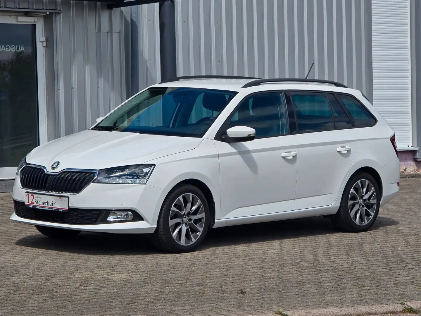 Skoda Fabia 1.0TSI Combi Best of/NAVI/PDC/APPLE C/AHK White - 1