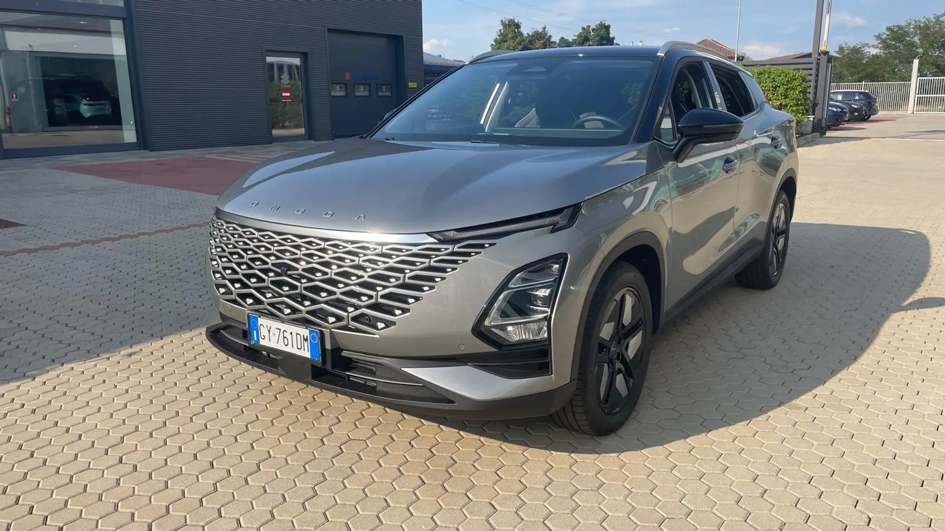 Omoda 5 Omoda 5 1.6 TGDI 147CV aut. Premium Stříbrná - 1