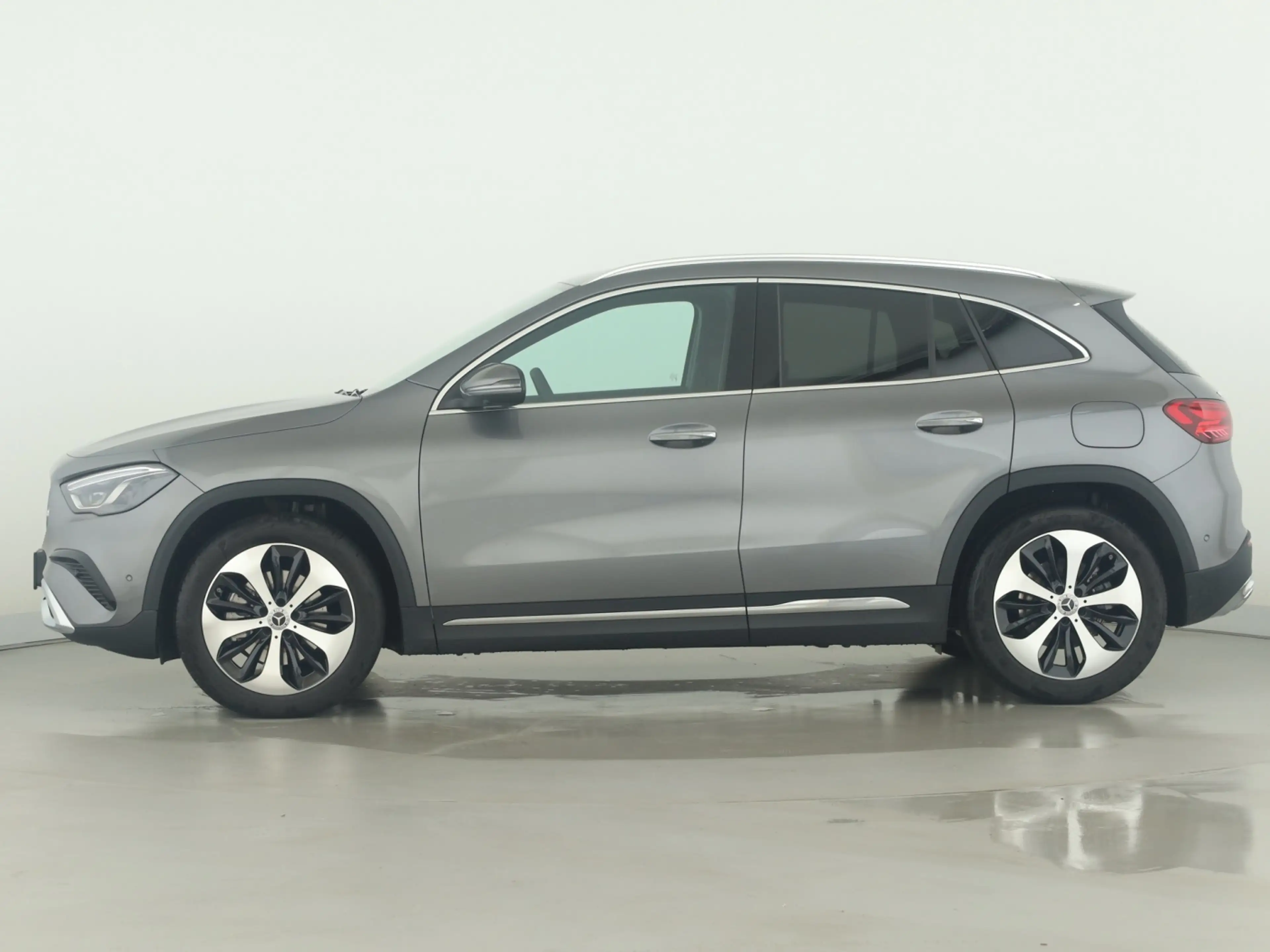 Mercedes-Benz GLA 220 d 4MATIC 360 ACC AHK AUT DynLicht Kam. — photo 7